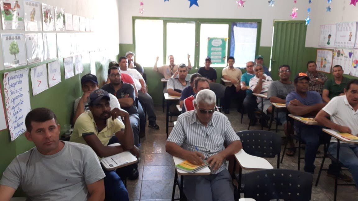 Alunos durante treinamento presencial promovido pela EXL